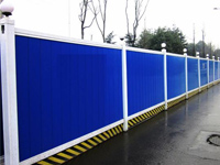 選擇一家有實力的工地施工pvc圍擋廠家？